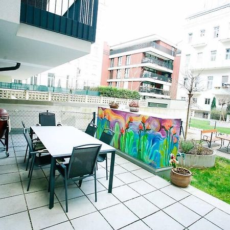 Top Central Apartment On Karlsplatz Vienna Exterior photo